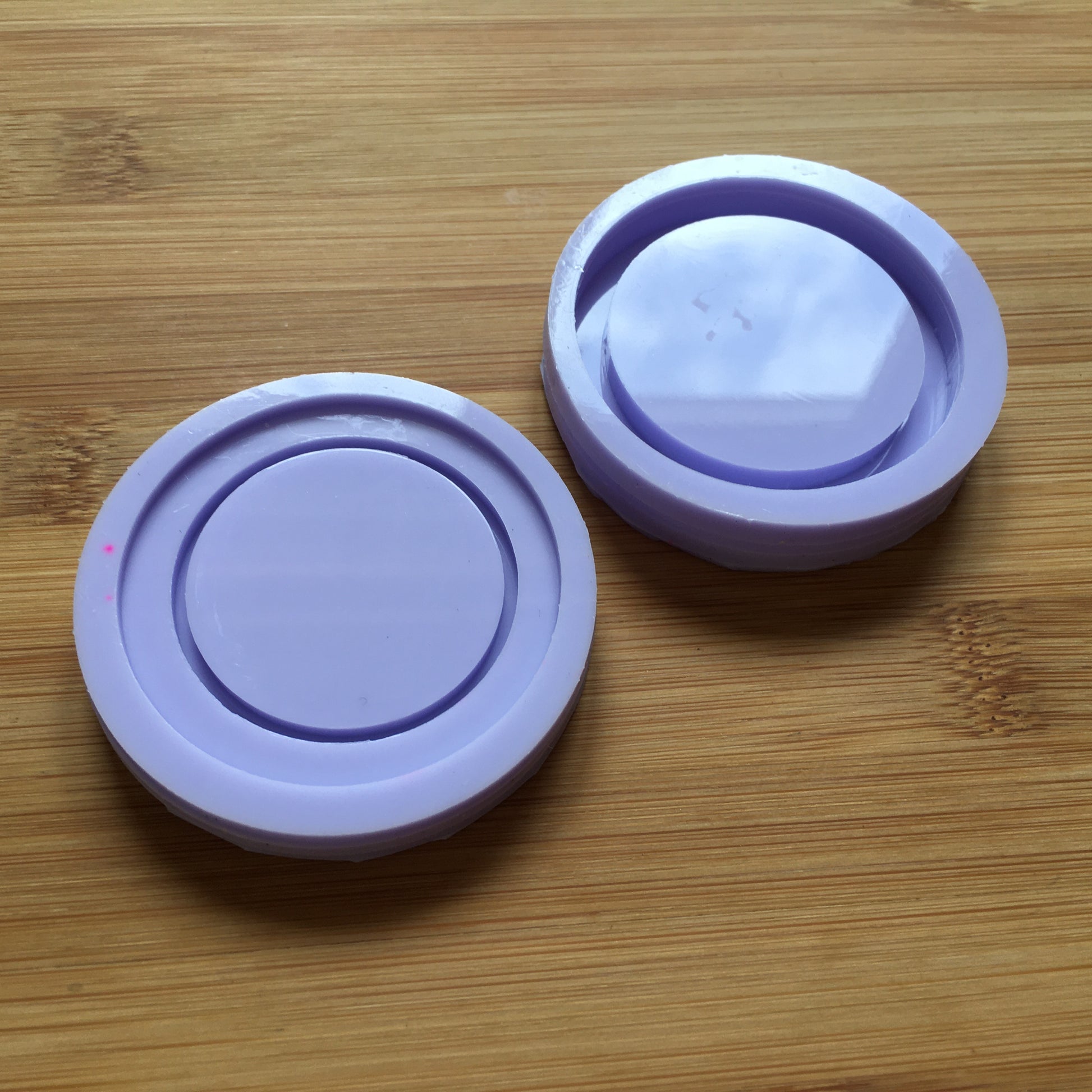 Circle Shaker with lid Silicone Mold - The Crafts and Glitter Shop