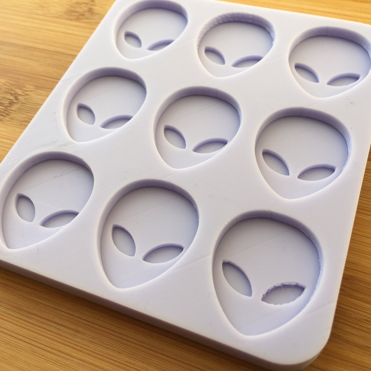 1" Alien Head Silicone Mold - The Crafts and Glitter Shop