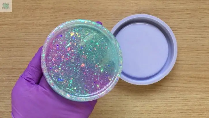 Resin-Tutorial-Making-an-Aurora-Coaster The Crafts and Glitter Shop