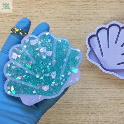 Resin-Tutorial-Seashell-Bag-Charm The Crafts and Glitter Shop