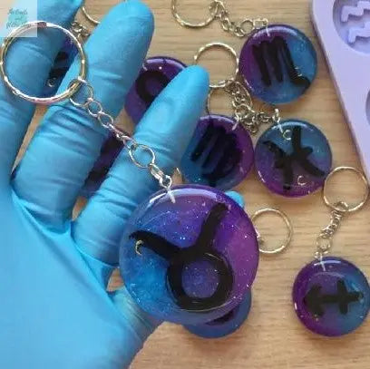 Resin-Tutorial-Zodiac-Key-Chains The Crafts and Glitter Shop
