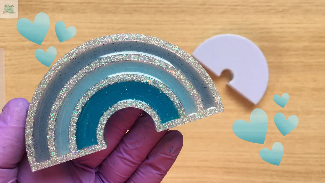 Tutorial-Blue-Shades-Rainbow-with-Epoxy-Resin The Crafts and Glitter Shop