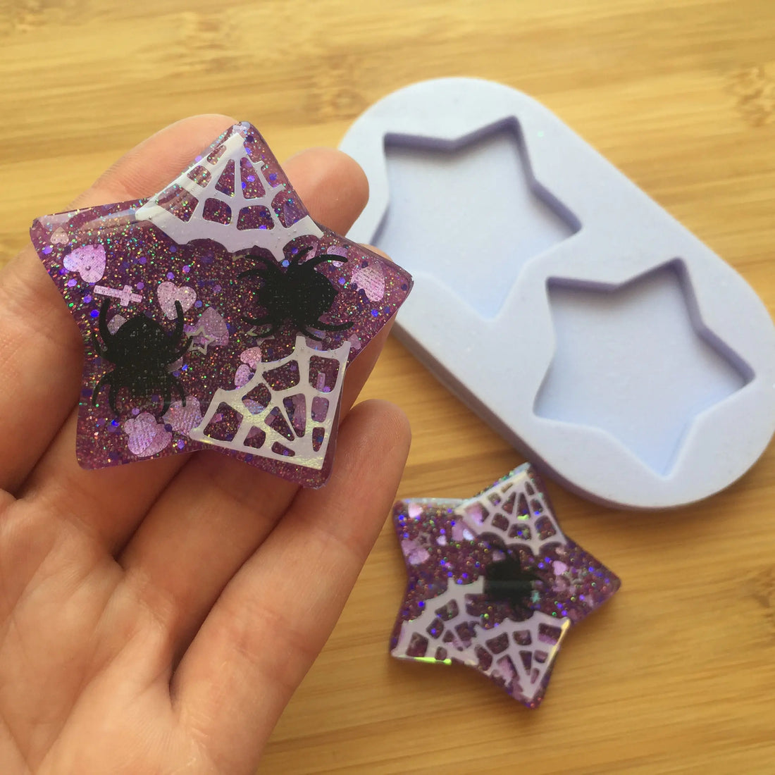 Tutorial-Easy-2-layer-resin-charm The Crafts and Glitter Shop
