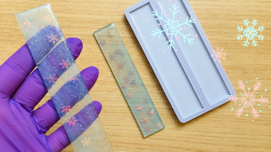 Tutorial: How to make wintery bookmarks with epoxy resin