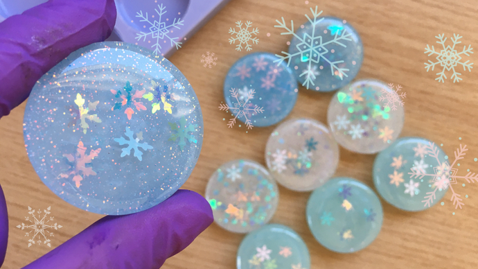 Tutorial: Making wintery resin charms for winter decorations