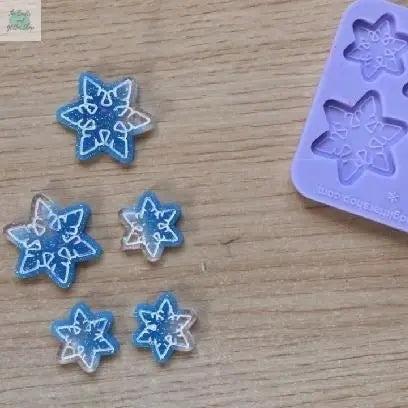 Beginner friendly: DIY 2 tone resin snowflakes