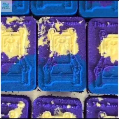 Can you use plastic resin molds for bath bombs?