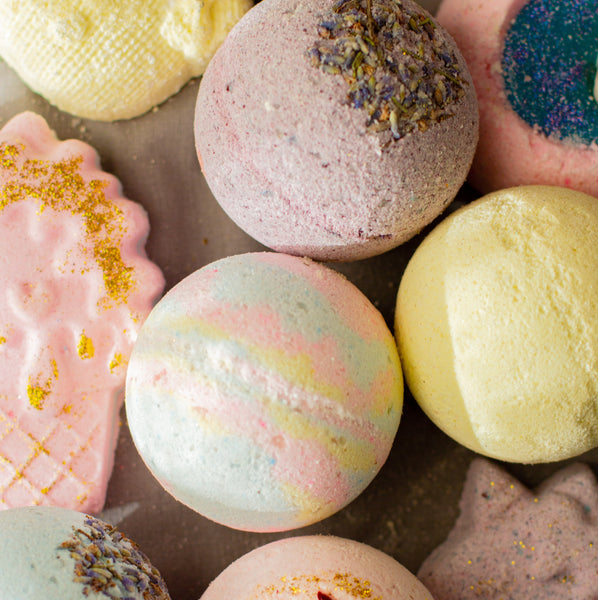 How do you use 3D printed molds to make bath bombs?