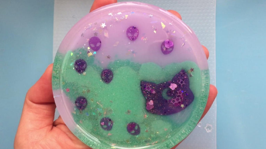 Tutorial: Making a pastel galaxy resin coaster using resin embeds