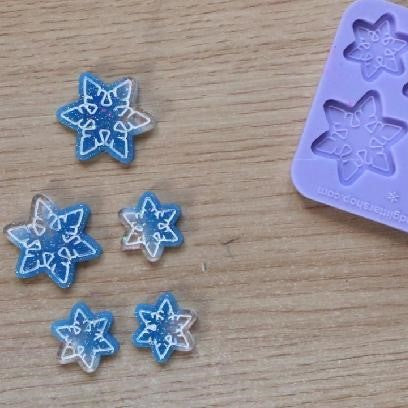 Beginner friendly: DIY 2 tone resin snowflakes