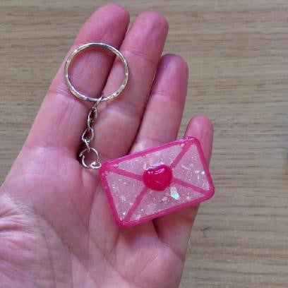 Resin Tutorial: Love Letter key-chain (Valentine's Day DIY craft project)