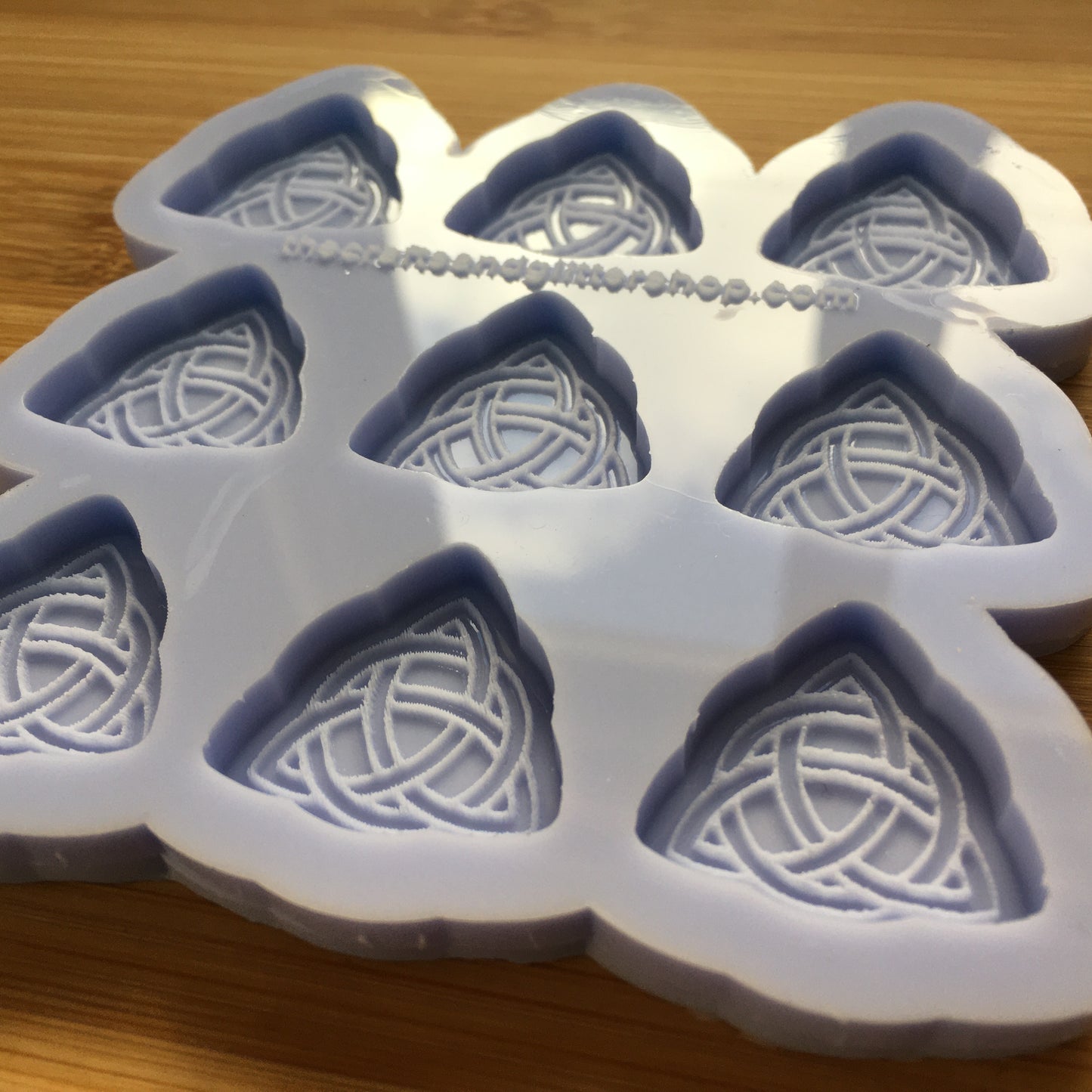 1" Trinity Knot Silicone Mold