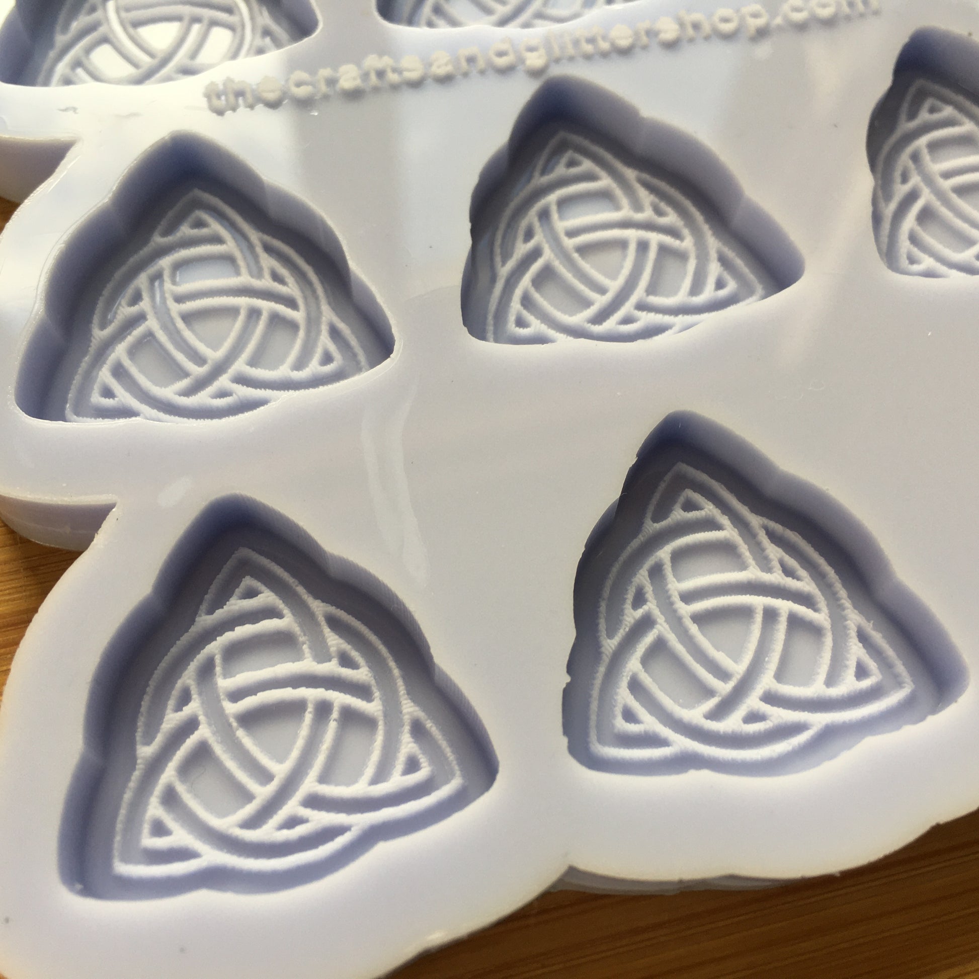 1" Trinity Knot Silicone Mold