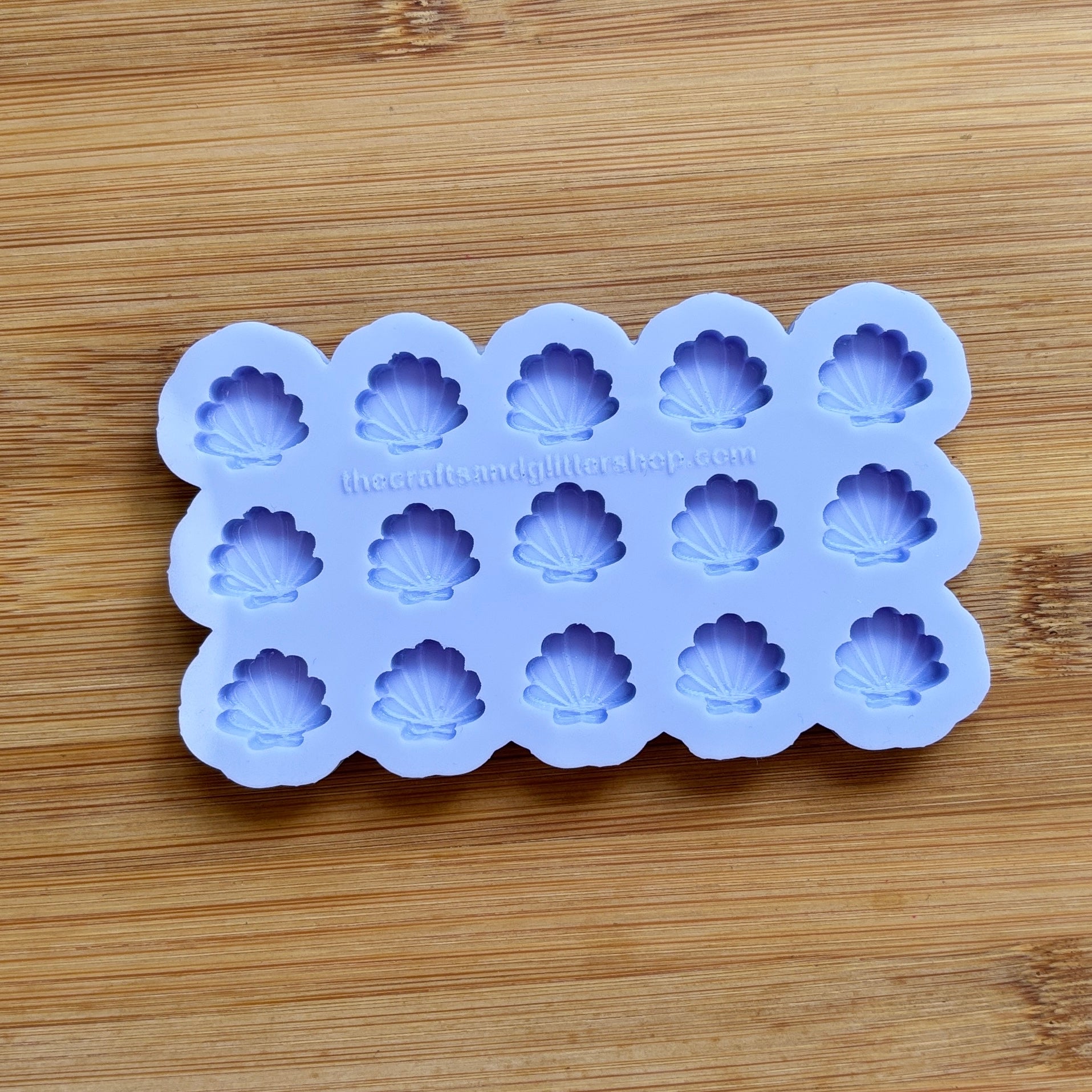 Food safe seashell silicone mold with 15 cavities of 15mm each.