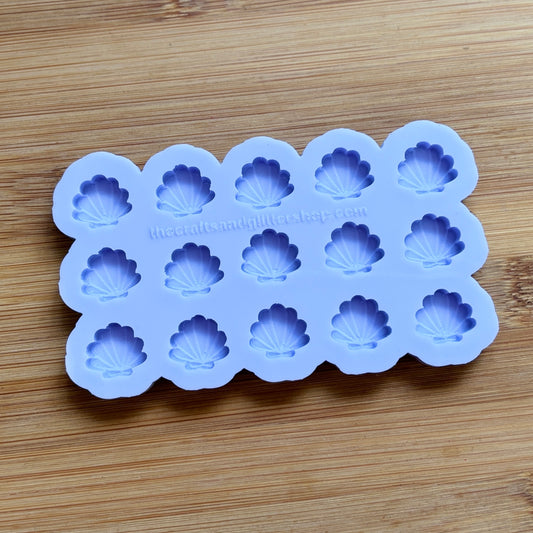 Food safe seashell silicone mold with 15 cavities of 15mm each.