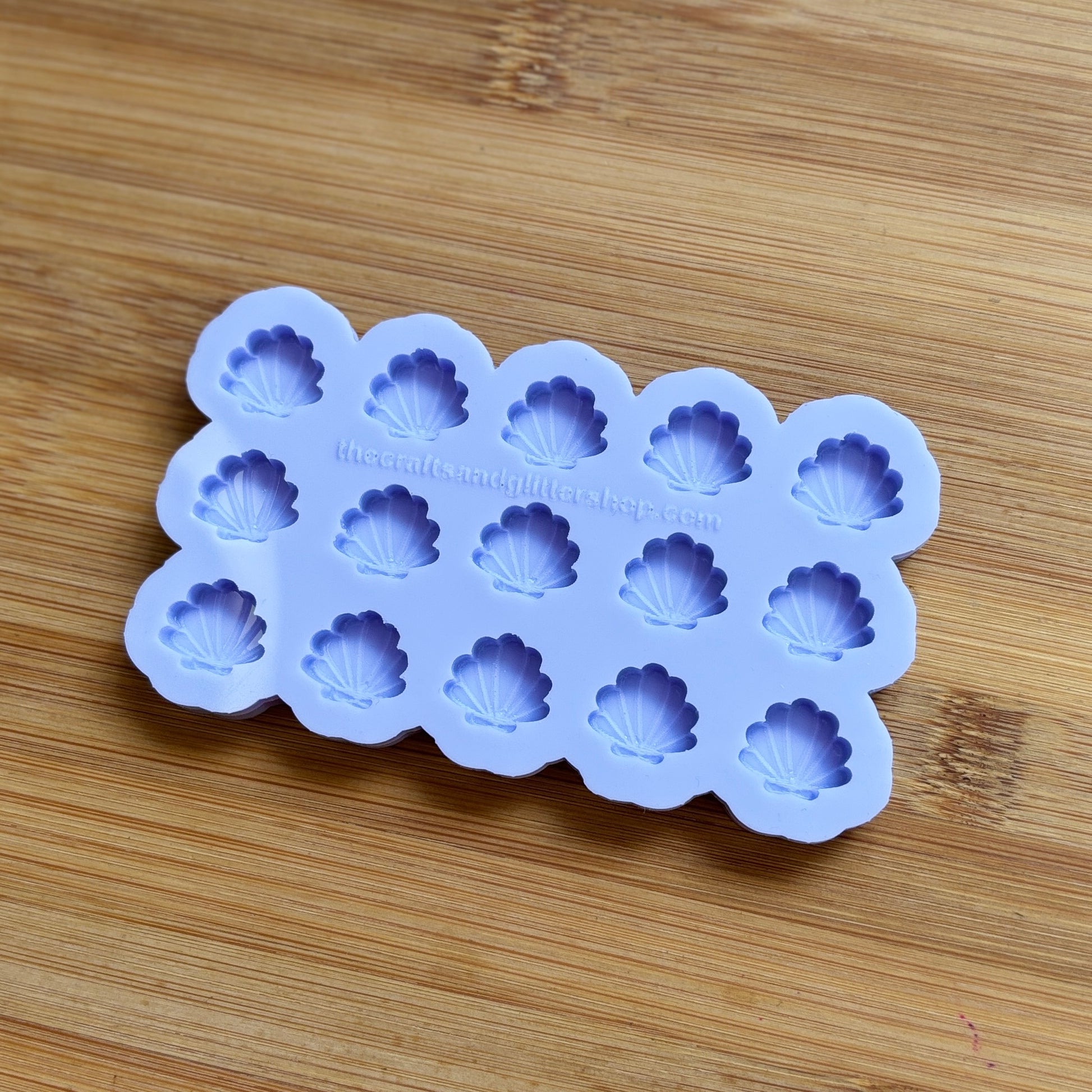 Food safe seashell silicone mold with 15 cavities of 15mm each.