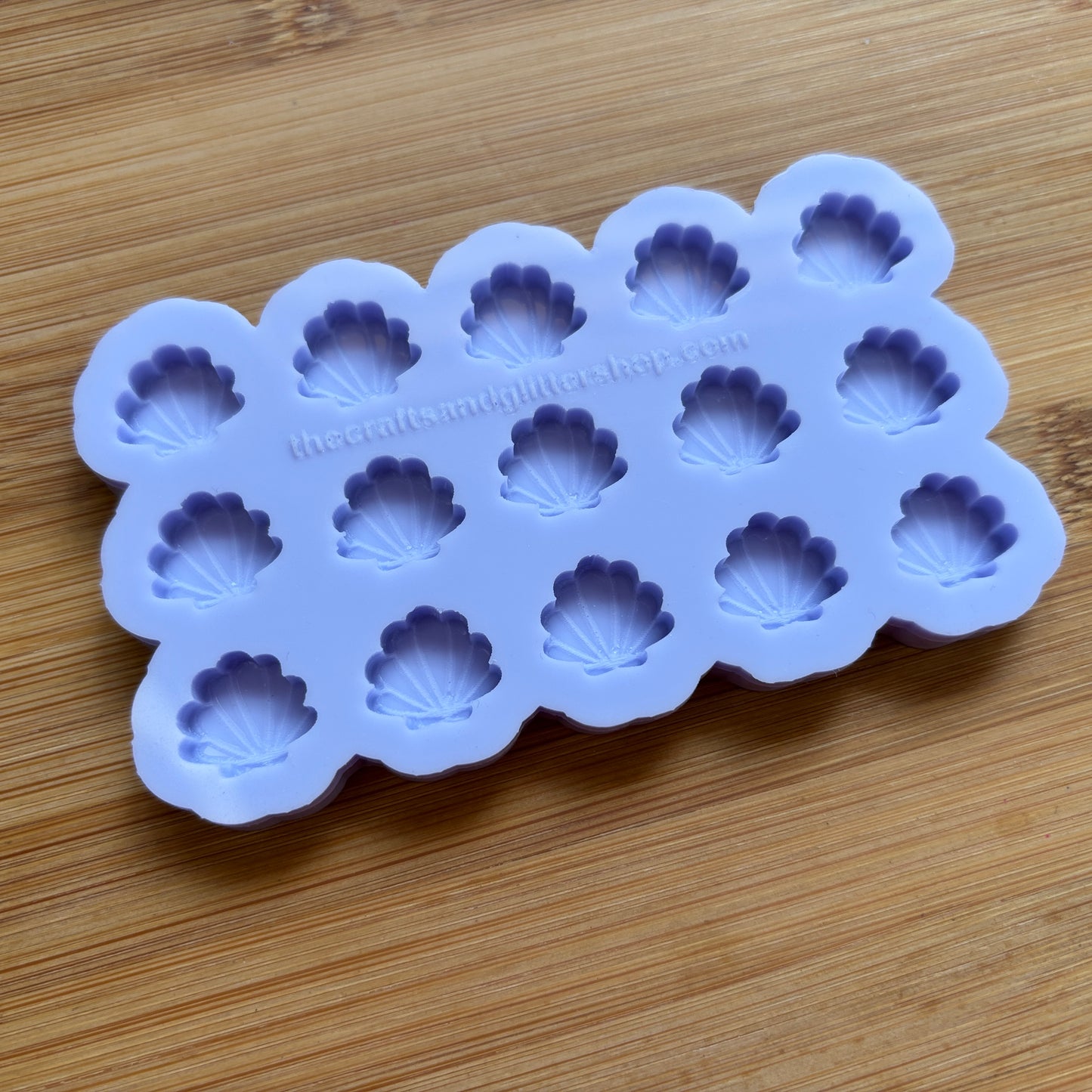 Food safe seashell silicone mold with 15 cavities of 15mm each.