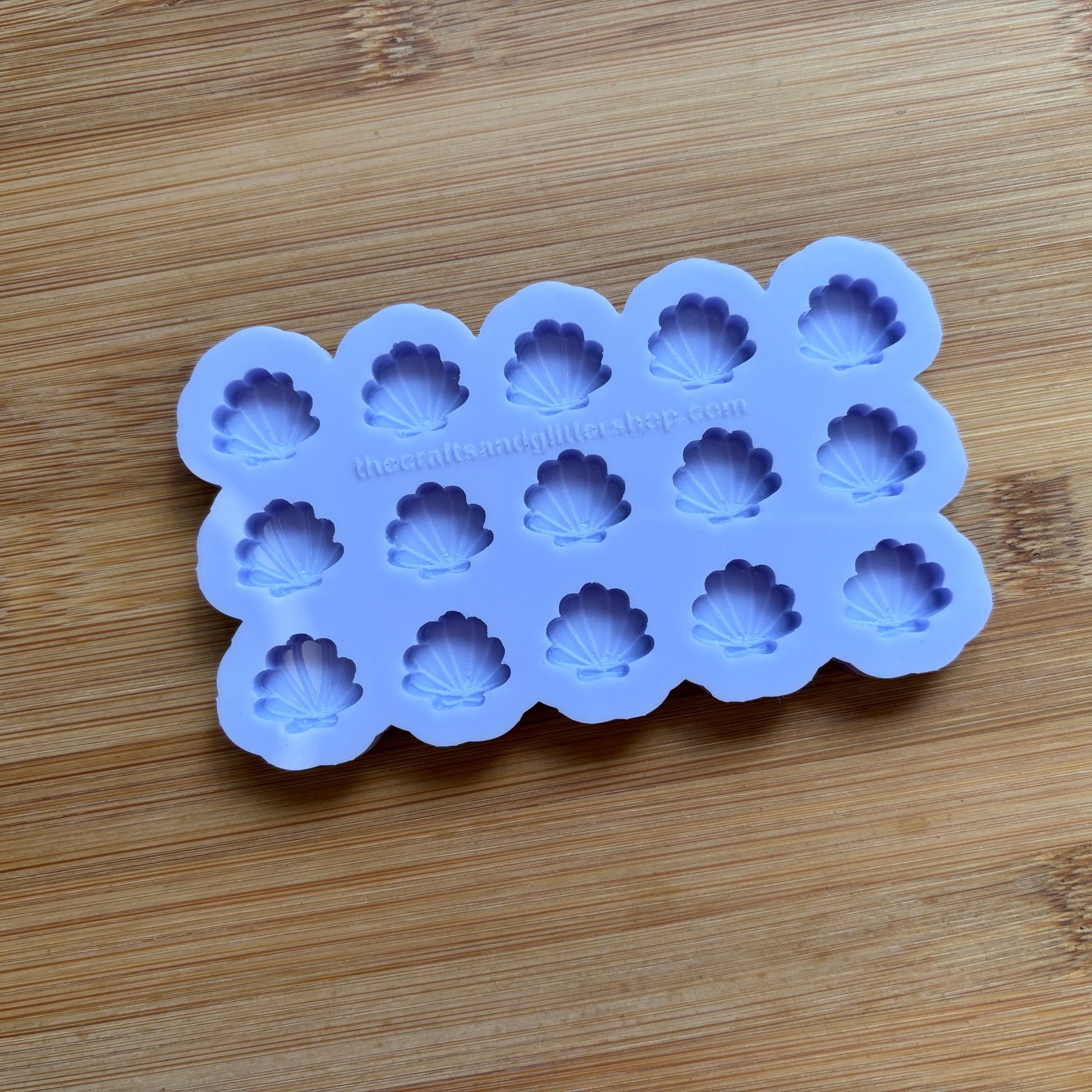 Food safe seashell silicone mold with 15 cavities of 15mm each.