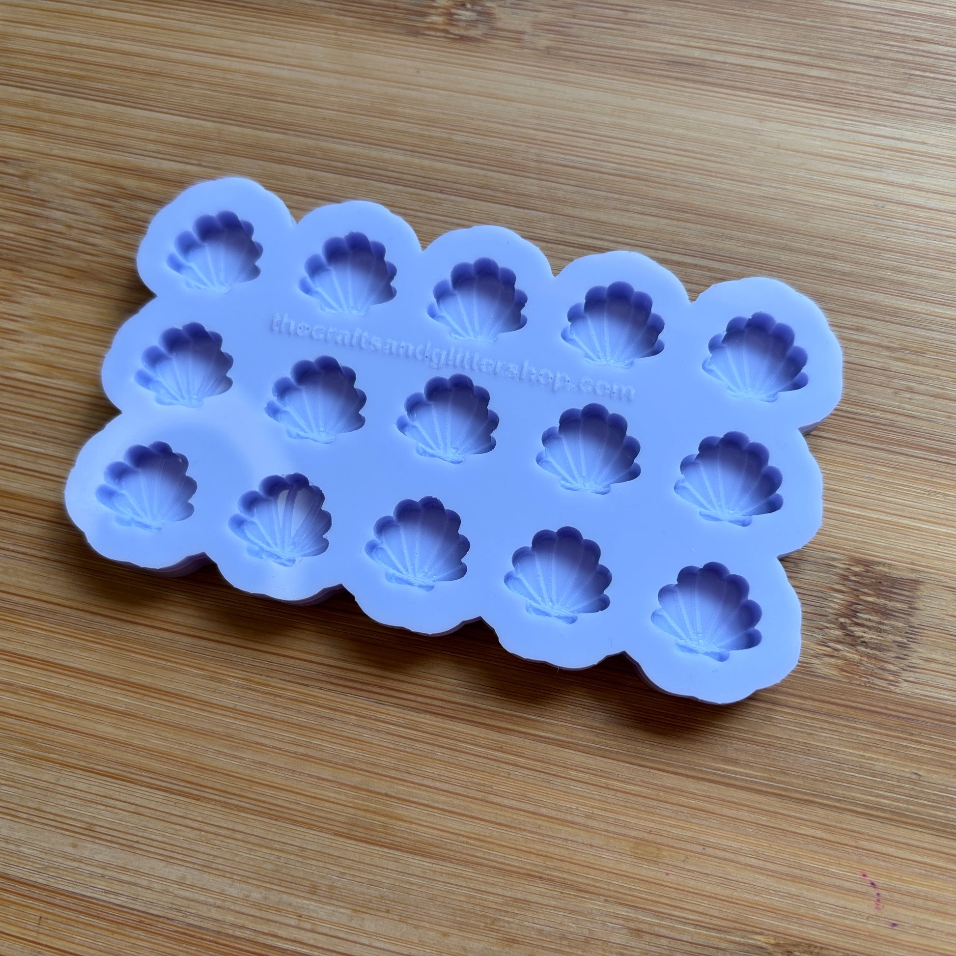 Food safe seashell silicone mold with 15 cavities of 15mm each.