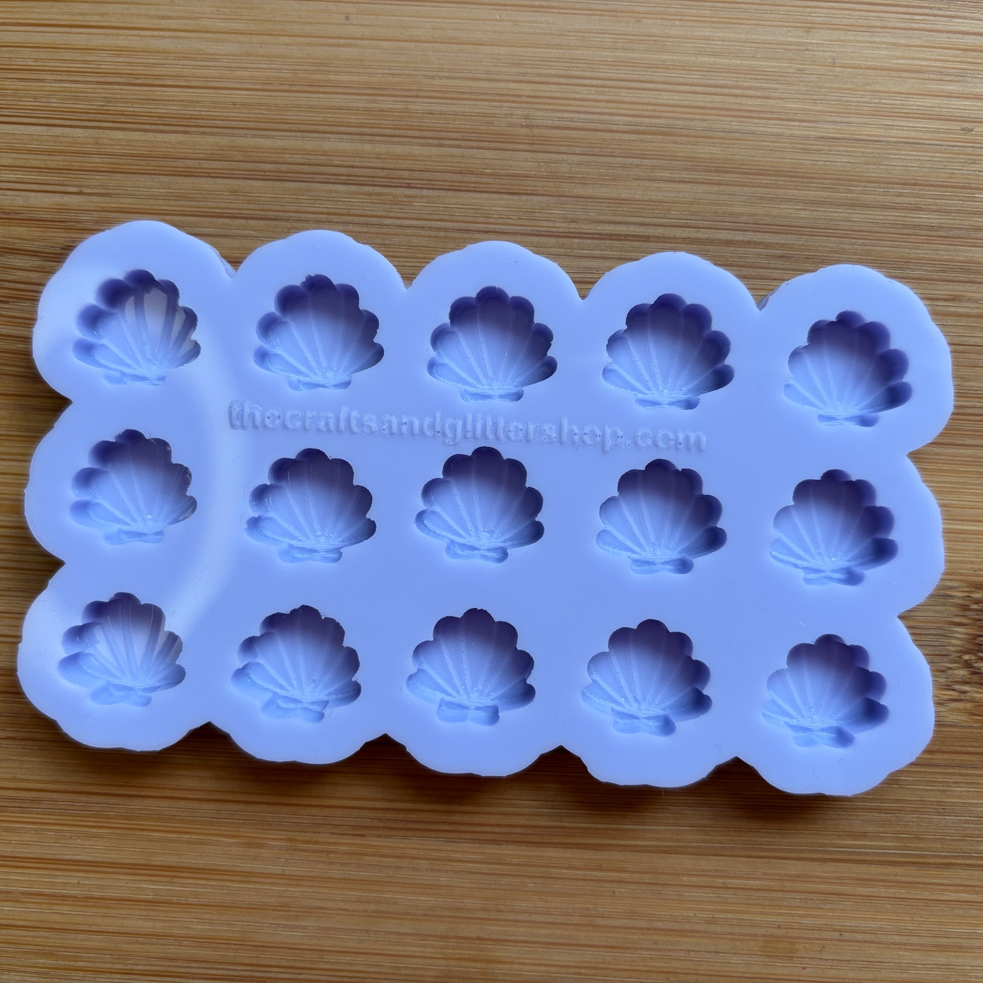 Food safe seashell silicone mold with 15 cavities of 15mm each.