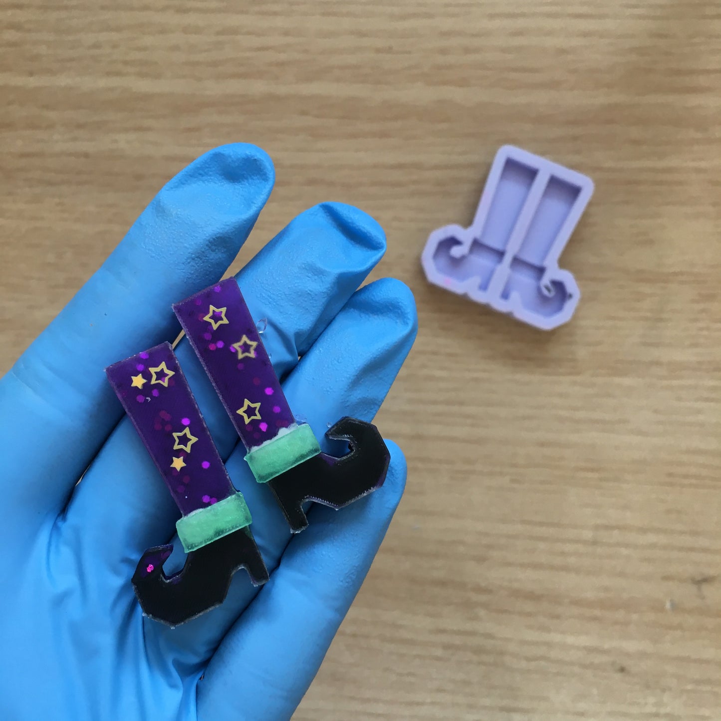 1.6" Witchy Legs Silicone Mold