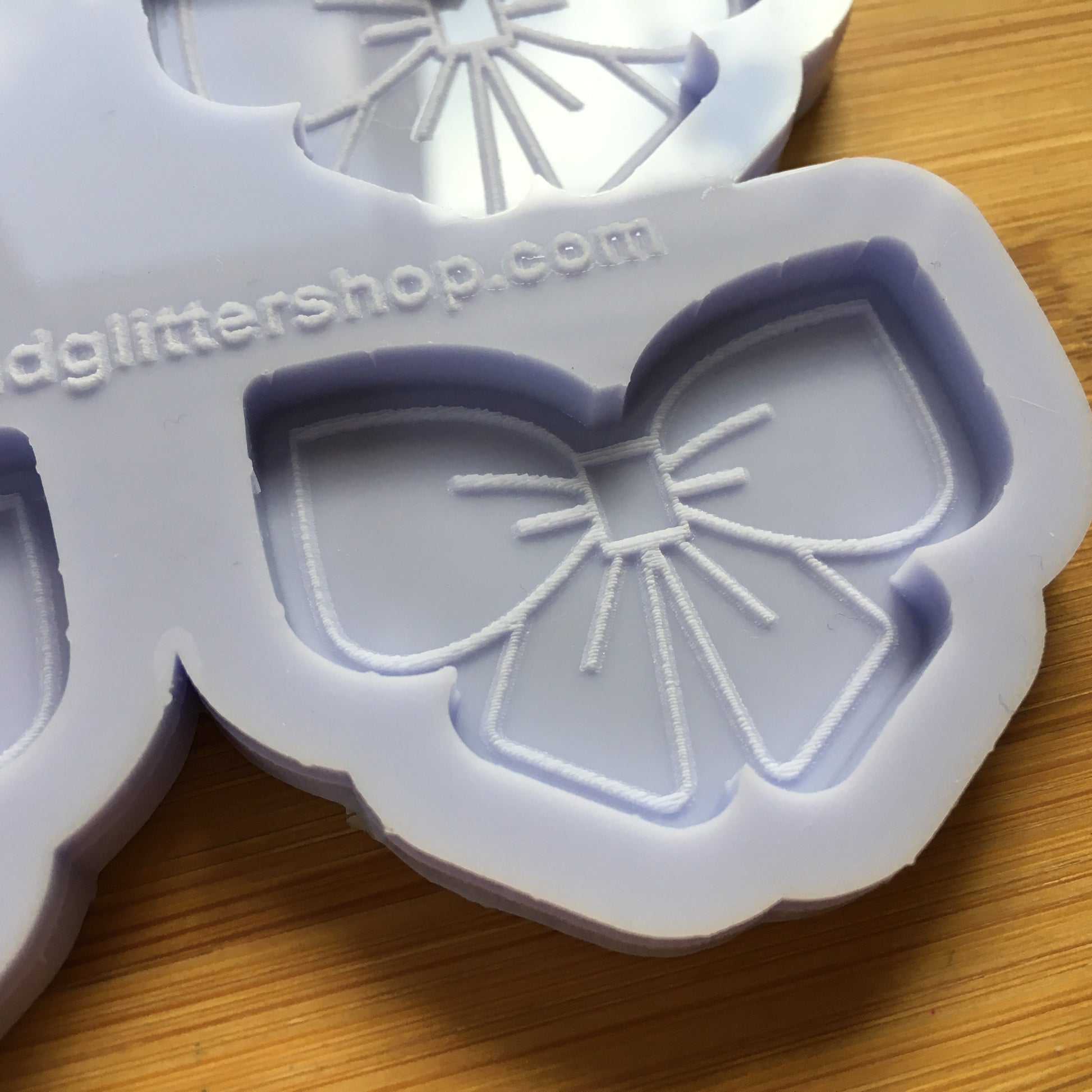 1.75" Bow Silicone Mold