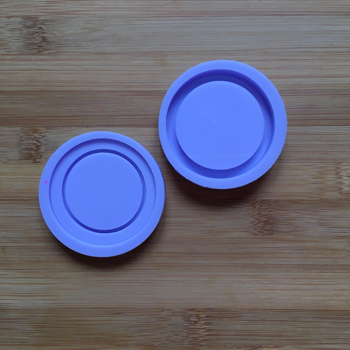2" Circle Shaker with lid Silicone Mold