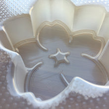 Load image into Gallery viewer, 4.1 oz Sakura Bath Bomb Plastic Mold