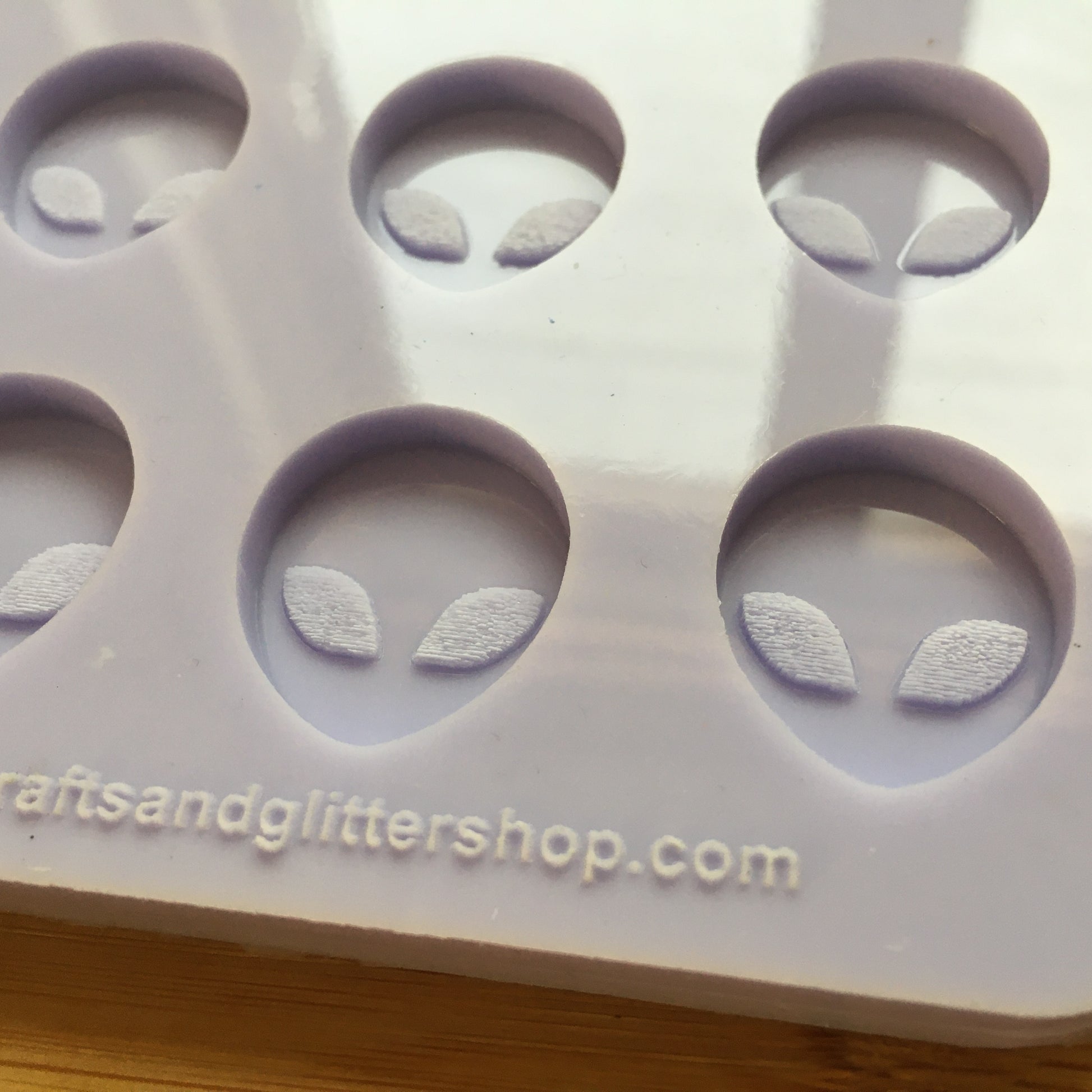1 inch Alien Head Silicone Mold - The Crafts and Glitter Shop