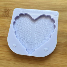 Load image into Gallery viewer, 2.6&quot; Heart Rib Cage Silicone Mold