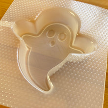 Load image into Gallery viewer, 3.7 oz Ghost Plastic Mold