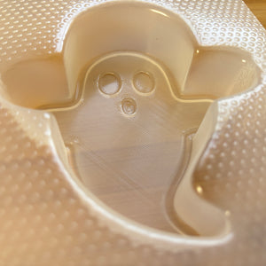 3.7 oz Ghost Plastic Mold