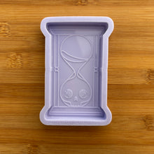 Load image into Gallery viewer, 4&quot; Skull Hourglass Silicone Mold