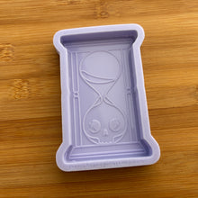 Load image into Gallery viewer, 4&quot; Skull Hourglass Silicone Mold