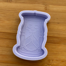 Load image into Gallery viewer, 4&quot; Skull Hourglass Silicone Mold