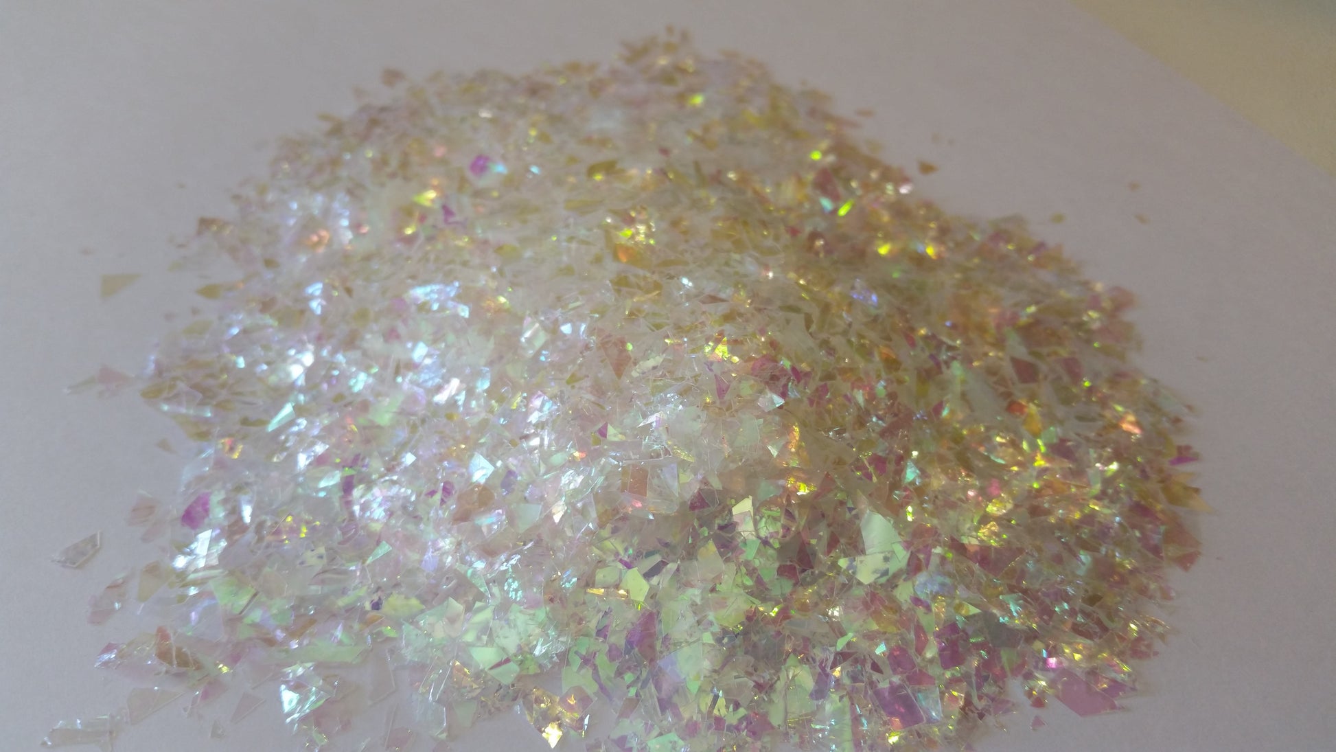 Iridescent White Cellophane Glitter Flakes