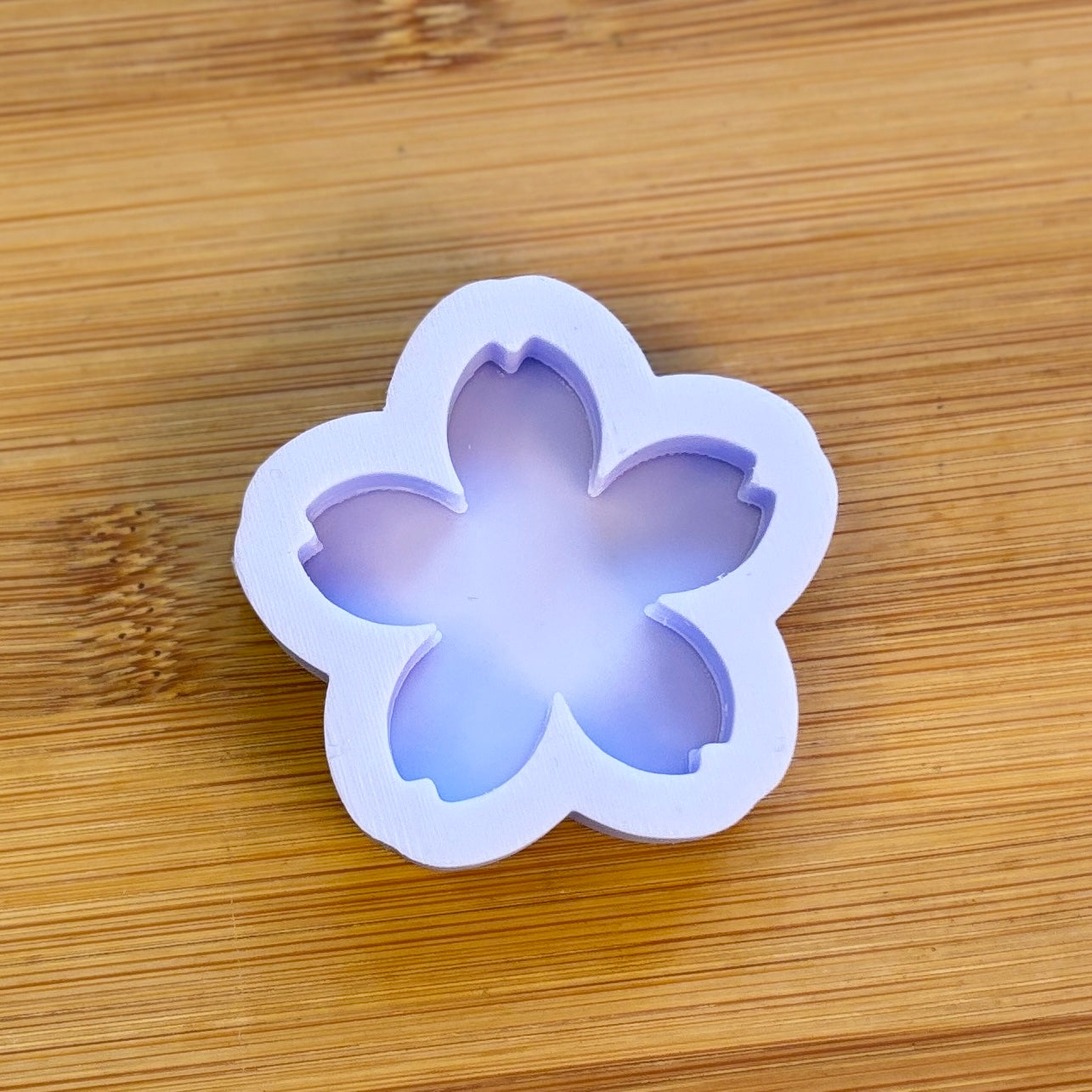 4cm Sakura Silicone Mold with 1 cavity, made with Food Safe Silicone suitable for both food and craft projects 