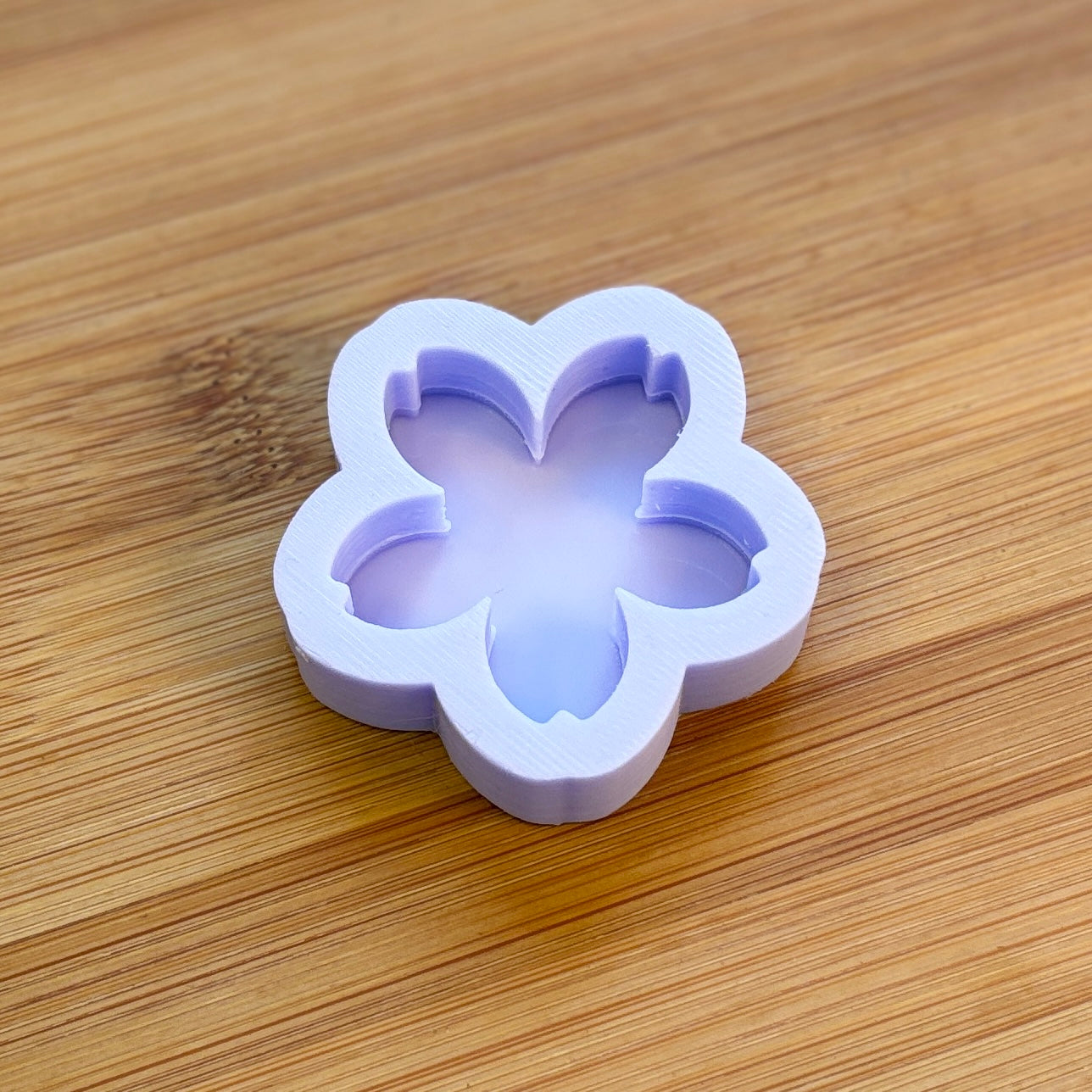 4cm Sakura Silicone Mold with 1 cavity, made with Food Safe Silicone suitable for both food and craft projects 