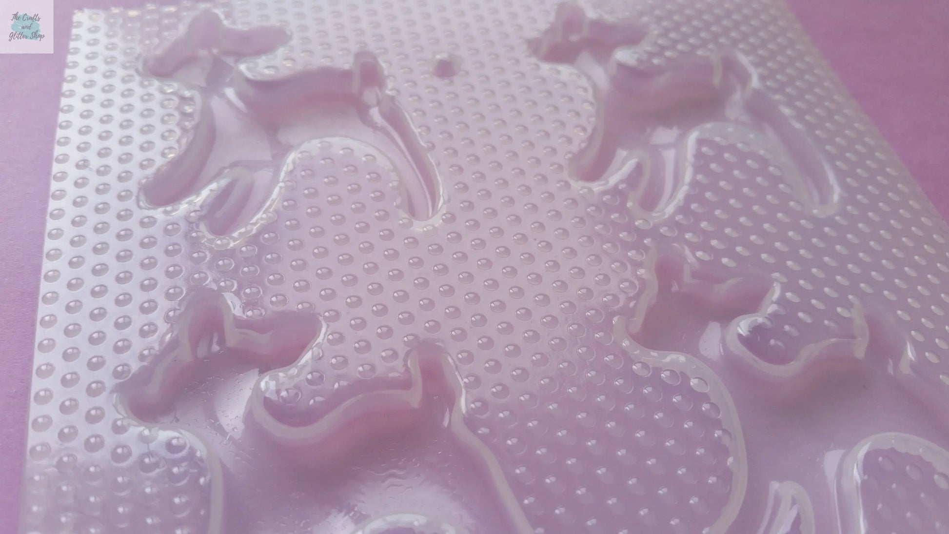 1.9" Deer Plastic Mold The Crafts and Glitter Shop