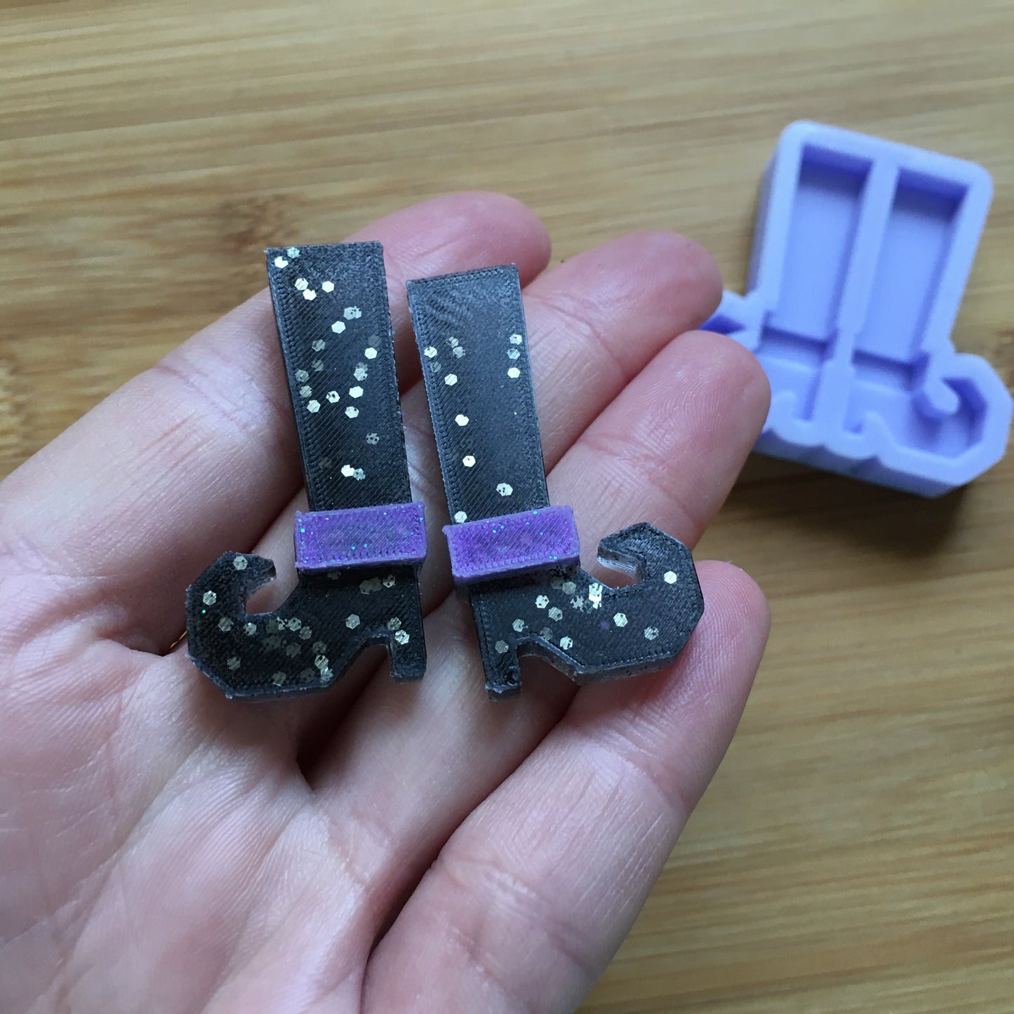 1.6" Witchy Legs Silicone Mold