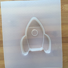 Load image into Gallery viewer, 3.7 oz Rocket ship Plastic Mold