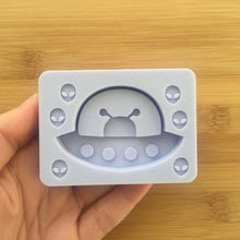 Load image into Gallery viewer, Alien Spaceship Shaker Silicone Mold - with shaker bits