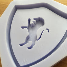 Load image into Gallery viewer, Lion Shaker Crest Silicone Mold