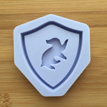 Load image into Gallery viewer, Badger Crest Shaker Silicone Mold