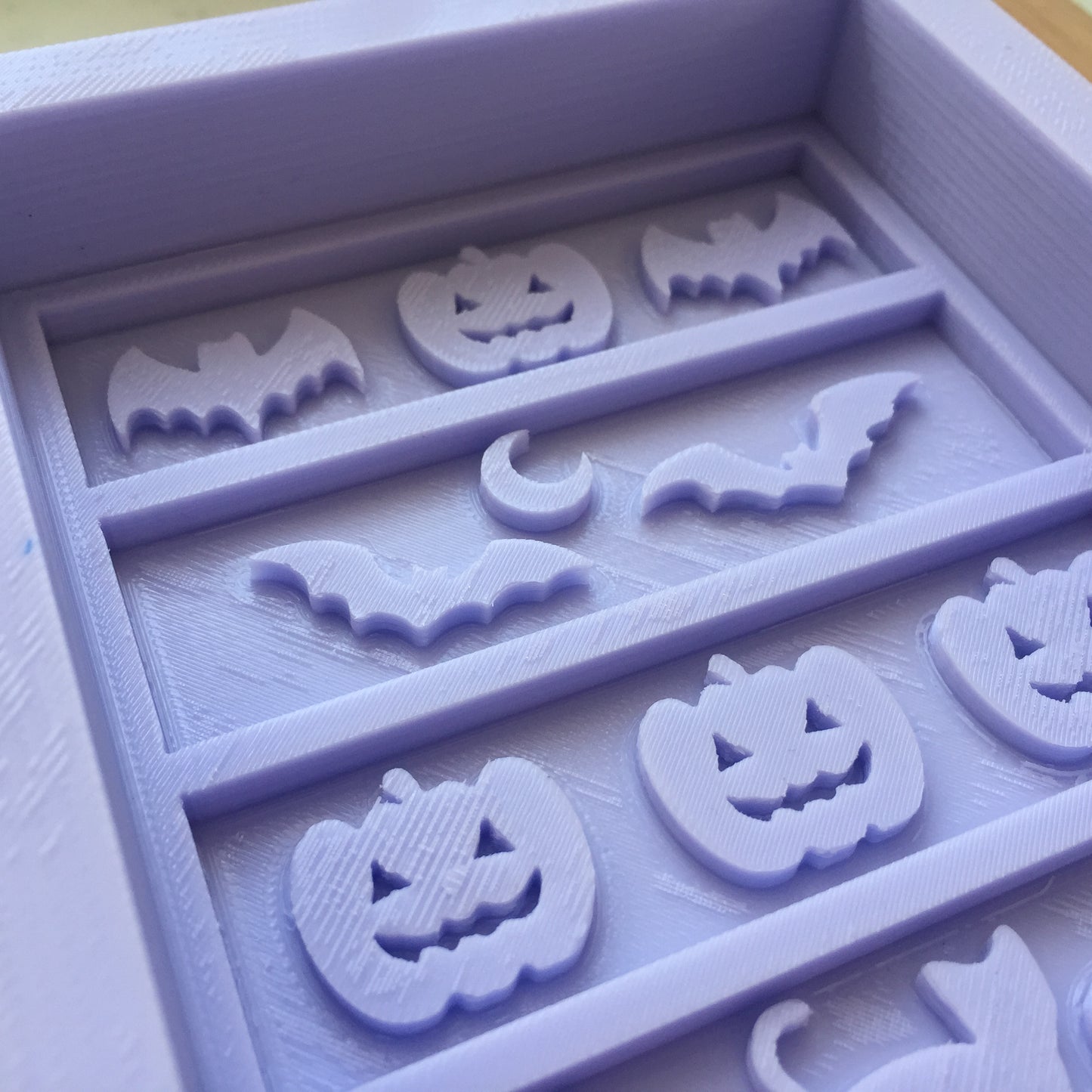 14.4 oz Creepy Snap Bar Silicone Mold