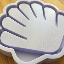 Load image into Gallery viewer, 4&quot; Seashell Dish Silicone Mold