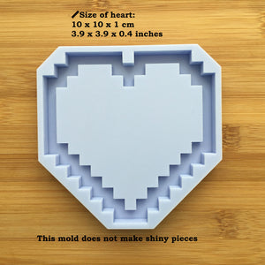 3.9" Pixel Heart Shaker Silicone Mold