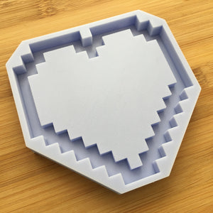 3.9" Pixel Heart Shaker Silicone Mold