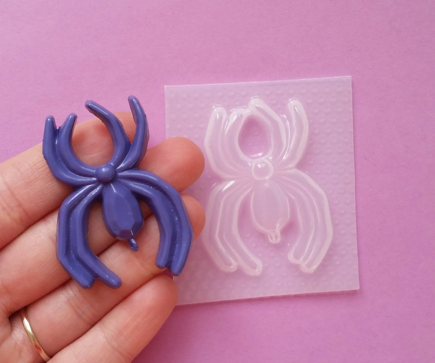 Spider Mold 🕷 The Crafts and Glitter Shop