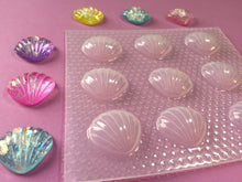 Load image into Gallery viewer, 0.7&quot; Puffy Round Seashells Plastic Resin Mold